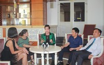 Video: Ca sĩ Ngọc Sơn nói về bằng "giáo sư âm nhạc"