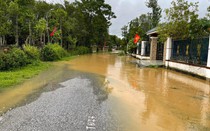 Hà Tĩnh: Mưa lớn 4.300 học sinh một huyện phải nghỉ học