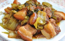 Tối nay ăn gì: Đưa cơm với thịt ba chỉ xào cải chua