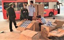 Chặn đứng vụ vận chuyển trái phép 90.000 khẩu trang y tế qua biên giới