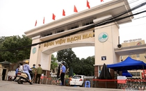Giá giường bệnh ở viện Bạch Mai "leo thang" tới 3,3 triệu đồng/ngày