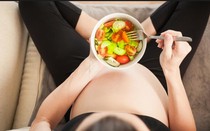 Bà bầu mang thai lười ăn thịt, cá khiến con trai tăng nguy cơ mắc ung thư