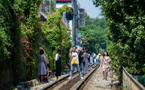 Đề xuất xóa sổ phố cà phê đường tàu: Nhìn từ nước ngoài để phát triển