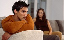 Hiện thực gai góc, sần sùi giết chết tình yêu?