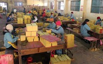 "Nghề độc" trên sàn chứng khoán: Bán vàng mã, thu lợi hàng chục tỷ đồng