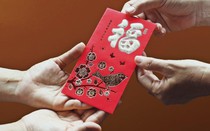 Có nên bỏ tục lì xì ngày Tết ?