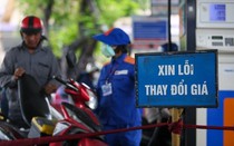 Giá xăng dầu tăng mạnh, RON95 lên sát 24.000 đồng/lít