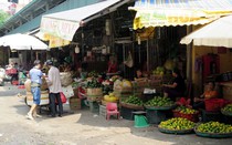 Lãnh đạo quận Ba Đình nói gì về vụ "bảo kê" tại chợ Long Biên?