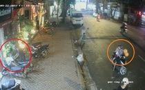 Clip: Đôi nam nữ chở theo trẻ nhỏ, dàn cảnh trộm xe giữa phố Sài Gòn