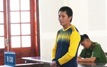 Người đàn ông Lào bật khóc khi lĩnh án tử vì mang 10kg ma túy vào Việt Nam
