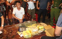 Bắt ông “trùm” cùng đồng bọn, thu giữ 13 bánh heroin, 10kg ma túy đá