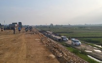 Sập tấm bê tông cống đường gom cao tốc, hai công nhân tử vong