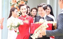 Hoa hậu Đặng Thu Thảo rạng rỡ, nắm tay chồng trong lễ rước dâu