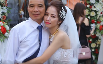 Bắc Giang: Khoảnh khắc bố tiễn con gái về nhà chồng khiến nhiều người rơi lệ