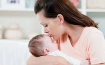 Mẹ trẻ lo lắng vì thói quen sử dụng điều hòa của chồng khiến con bị bệnh