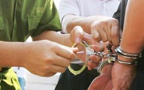 Bị bắt vì chụp ảnh “tự sướng” bằng điện thoại trộm cắp