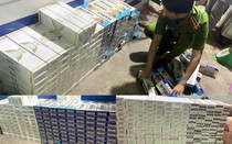 Bắt quả tang người phụ nữ chở hàng ngàn bao thuốc lá ngoại nhập lậu