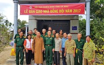 Chương trình “Nghĩa tình đồng đội” chia sẻ khó khăn với người nghèo Cà Mau