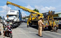 Tạm giữ tài xế xe đầu kéo dương tính ma túy gây tai nạn trên QL1