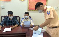 Nẹt pô, bốc đầu xe, 2 thanh niên bị phạt 14 triệu đồng