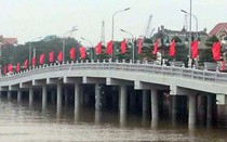 Hải Phòng: Tàu đâm gãy trụ cầu vượt sông Tam Bạc trị giá 80 tỷ đồng