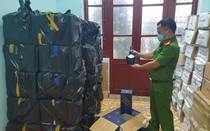 Cận cảnh những lô rượu ngoại nhập lậu bị công an thu giữ dịp cận Tết ở Quảng Trị
