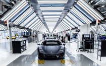 Nhà máy Lamborghini lên “dây cót” sản xuất SUV Urus