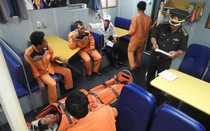 Vượt hàng trăm hải lý cứu ngư dân gặp nạn trên biển
