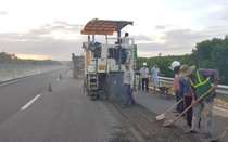 Tiết lộ quá trình xử lý ổ gà trên cao tốc 34.000 tỷ đồng: Việc "sửa sai" có đảm bảo chất lượng?