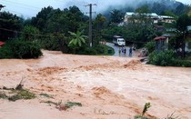 Miền Trung: Sau bão nơm nớp nỗi lo lũ quét, sạt lở đất