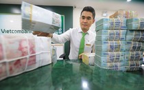 "Cuộc đua" giảm lãi suất tiết kiệm của các ngân hàng tiếp tục nóng