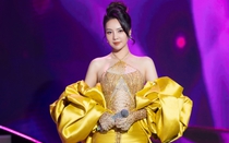 Ca sĩ Mỹ Tâm nói gì khiến Á hậu Thuỵ Vân xúc động?