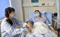 Cả hai vợ chồng đều mắc ung thư phổi, bác sĩ “tức giận” khi biết lý do
