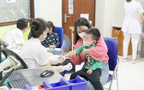 Thời tiết nồm ẩm kéo dài: Gia tăng trẻ nhập viện do bệnh hô hấp