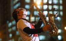Nghệ sĩ saxophone Trần Mạnh Tuấn bị đột quỵ