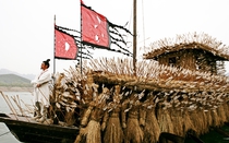 Tam quốc diễn nghĩa: Vì sao Tào Tháo không dùng hỏa công thiêu cháy thuyền cỏ mượn tên của Khổng Minh?