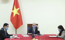 Thủ tướng Nguyễn Xuân Phúc điện đàm với Thủ tướng Trung Quốc về hợp tác chống dịch COVID-19