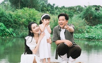 Trường Giang - Nhã Phương công khai hình ảnh con gái trong bộ ảnh kỷ niệm ngày cưới
