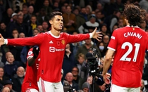 Ranieri nhắn Solskjaer: “Khó sử dụng Ronaldo thì đưa đây!”