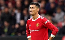 Man United trắng tay, Ronaldo ‘lỗ vốn’