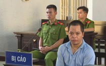 Con trai chém mẹ 82 tuổi gục tại chỗ vì nói một mình lĩnh án tù