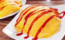 Món ngon cuối tuần: Cách làm món trứng bọc cơm chiên siêu ngon tại nhà