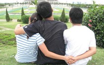Em phải làm sao với hai người đàn ông này?