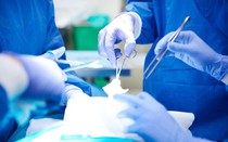 Người đàn ông có quả thận to như trái dừa vì sỏi tắc nghẽn lâu ngày