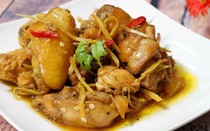 Món ngon cuối tuần: Cách làm gà kho sả ớt ấm bụng ngày mưa