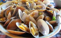 Món ngon cuối tuần: Cách làm sò lụa hấp nước dừa cực hấp dẫn