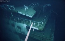 Hoảng hồn phát hiện sinh vật khổng lồ bí ẩn "canh" xác tàu đắm