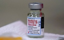 Moderna vướng tranh chấp bản quyền vắc-xin phòng Covid-19