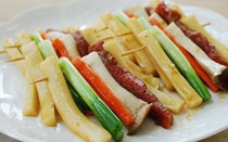 Món ngon mỗi ngày: Bánh gạo xiên thịt bò nướng lạ miệng, thơm ngon