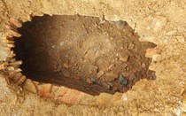 Bản tin 6/12: Phát hiện mộ cổ ngàn năm khi xây trường học; Hai vợ chồng tử vong trên đường đi phụ hồ về